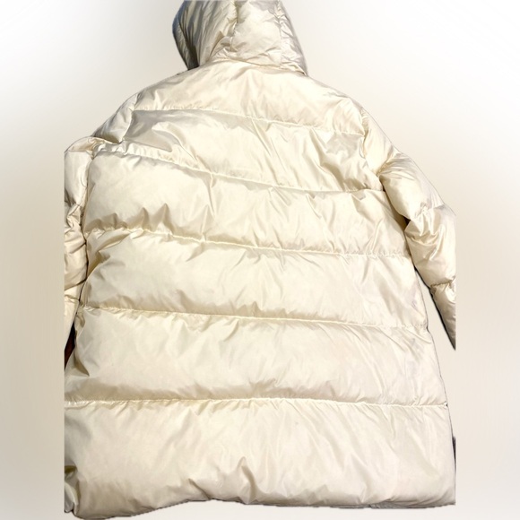 Zara Water & Wind Protection Hooded
Down Coat - Picture 4 of 9